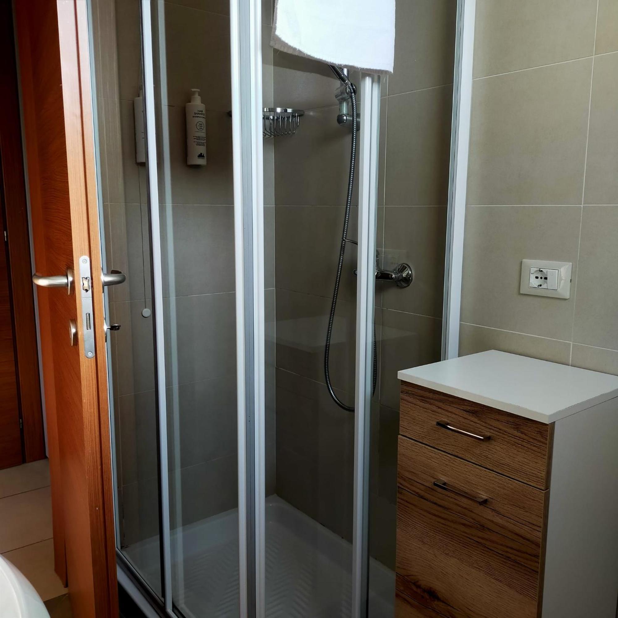 Residence Fiore Rosso Sirmione Zimmer foto